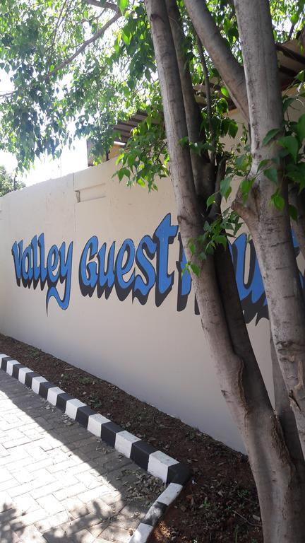Valley Guest House Претория Екстериор снимка