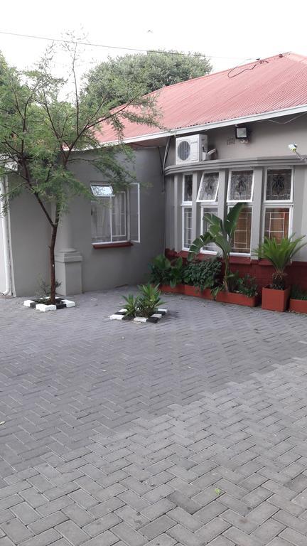 Valley Guest House Претория Екстериор снимка
